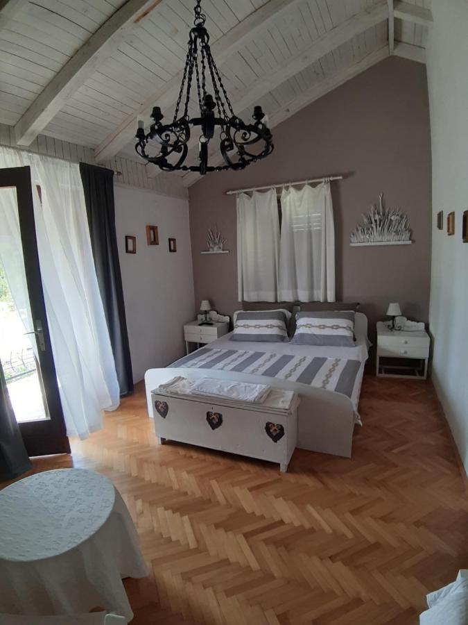 Apartment Lila Garden Bol Bagian luar foto