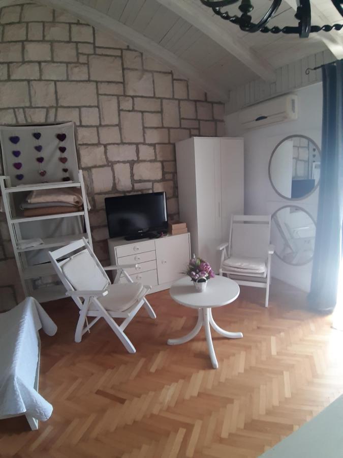 Apartment Lila Garden Bol Bagian luar foto